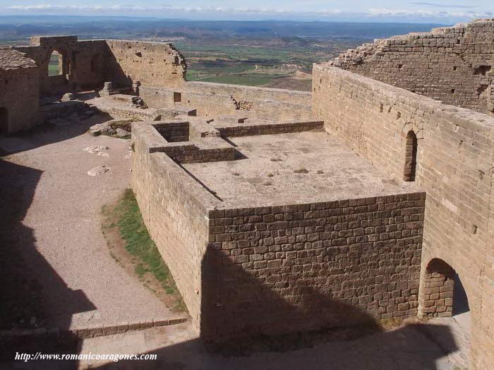 RECINTO DESDE EL ACCESO A LA TORRE DEL HOMENAJE